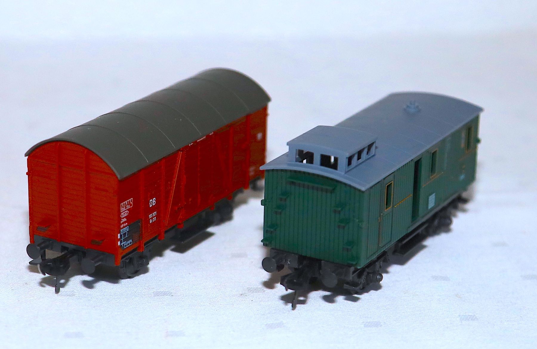 Märklin Modellini di ferrovie: 2 FLEISCHMANN  N° 5020/5000 GEDEKTEGÜTERWAGEN – Nuovo e nell'imballaggio originale da Ipsach venduto da locky55 1