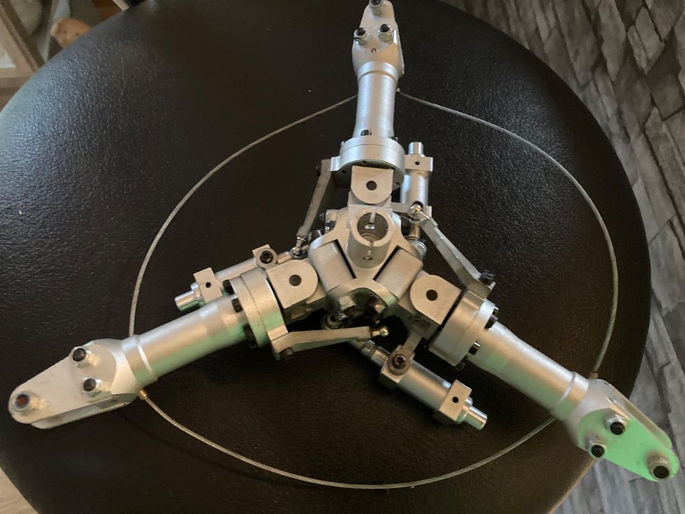 Scale Lama Rotorkopf für ca 170 Rotor (Gebraucht) in Matzendorf für CHF ...
