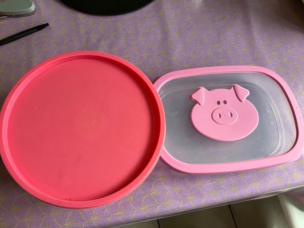 Lot 2 récipients plastique roses style Tupperware cochon (Gebraucht) in ...