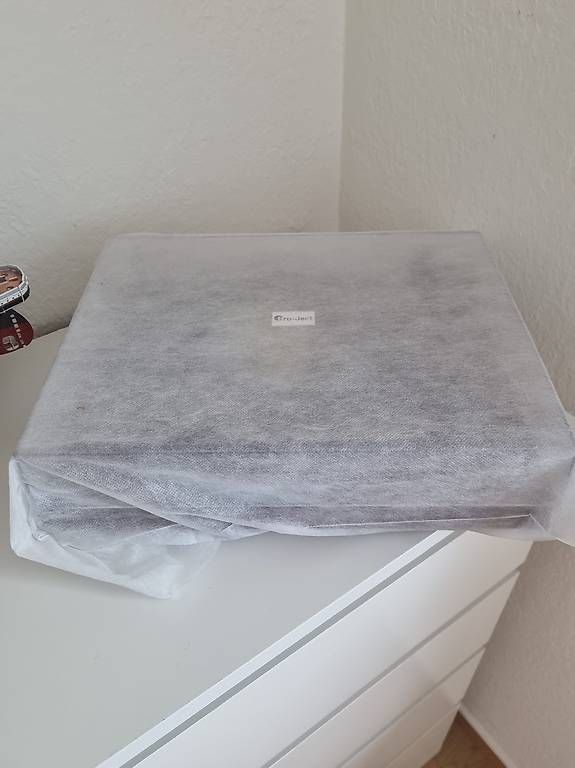 Pro-ject Giradischi: Fred Perry Pro-Ject Record Deck / Maroon / White / Ice – Usato da Utzenstorf venduto da cel_vs29 1