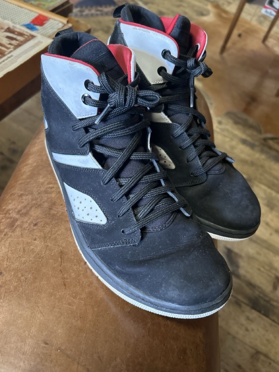 Nike Herrenschuhe: Turnschuhe Nike 45 – Gebraucht aus Urnäsch von montags-lager