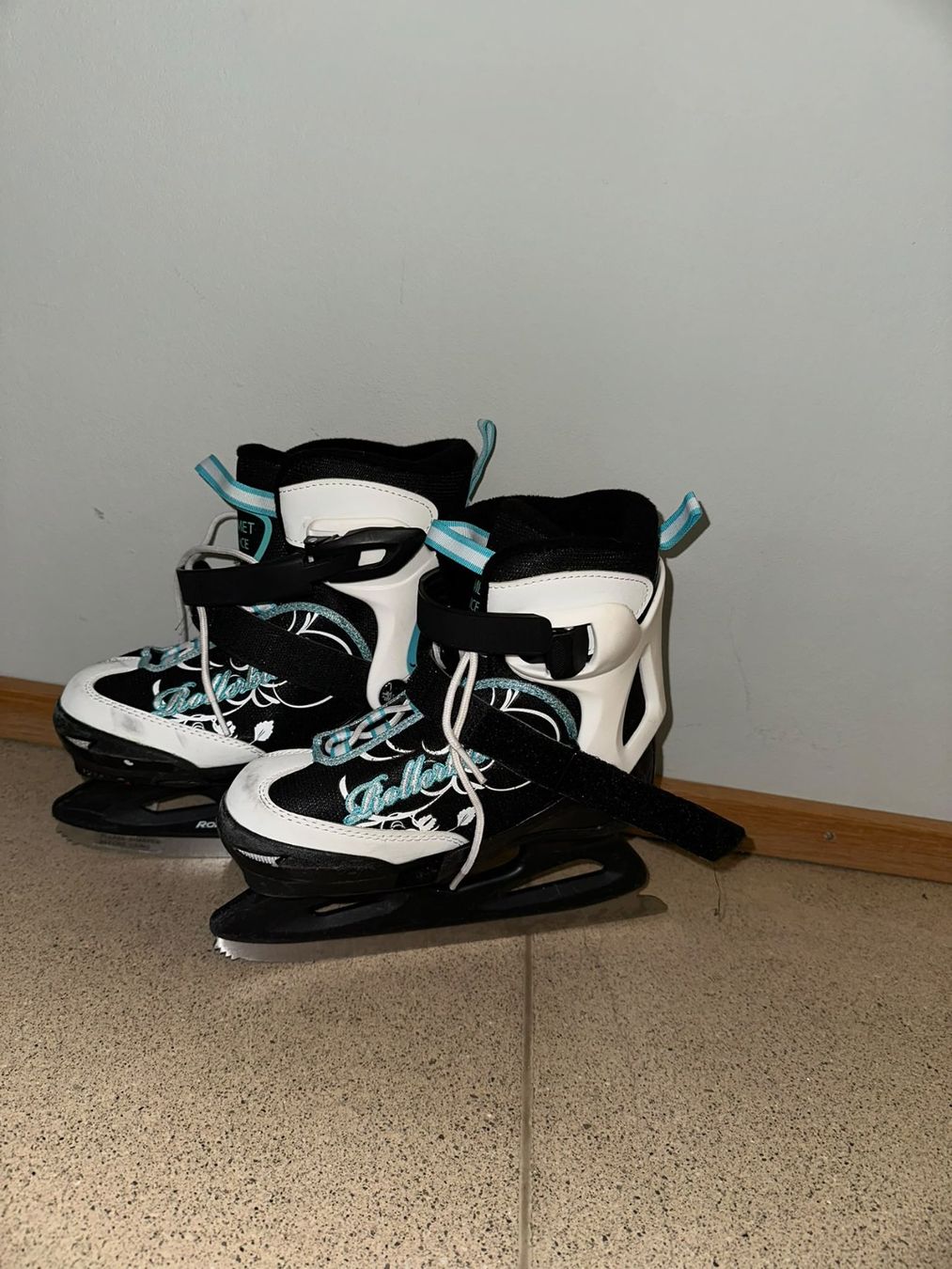 Schlittschuhe: Rollerblade Schlittschuhe Mädchen – Gebraucht aus Bern von adr_tw79 2