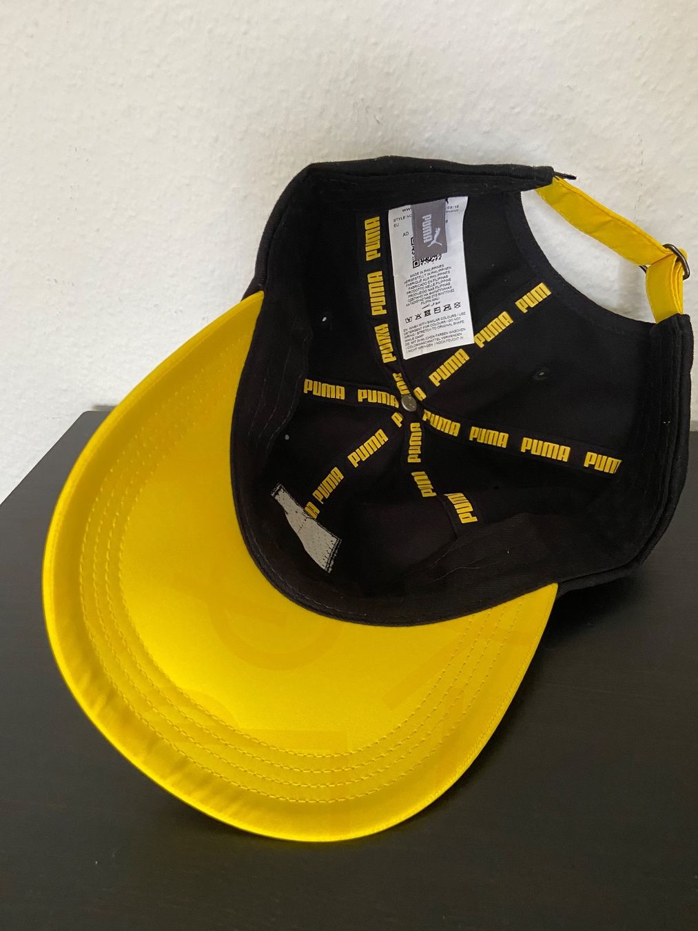 Copricapi, berretti & cappellini: Borussia Dortmund Cap – Usato da Muttenz venduto da bargain_hunter 1
