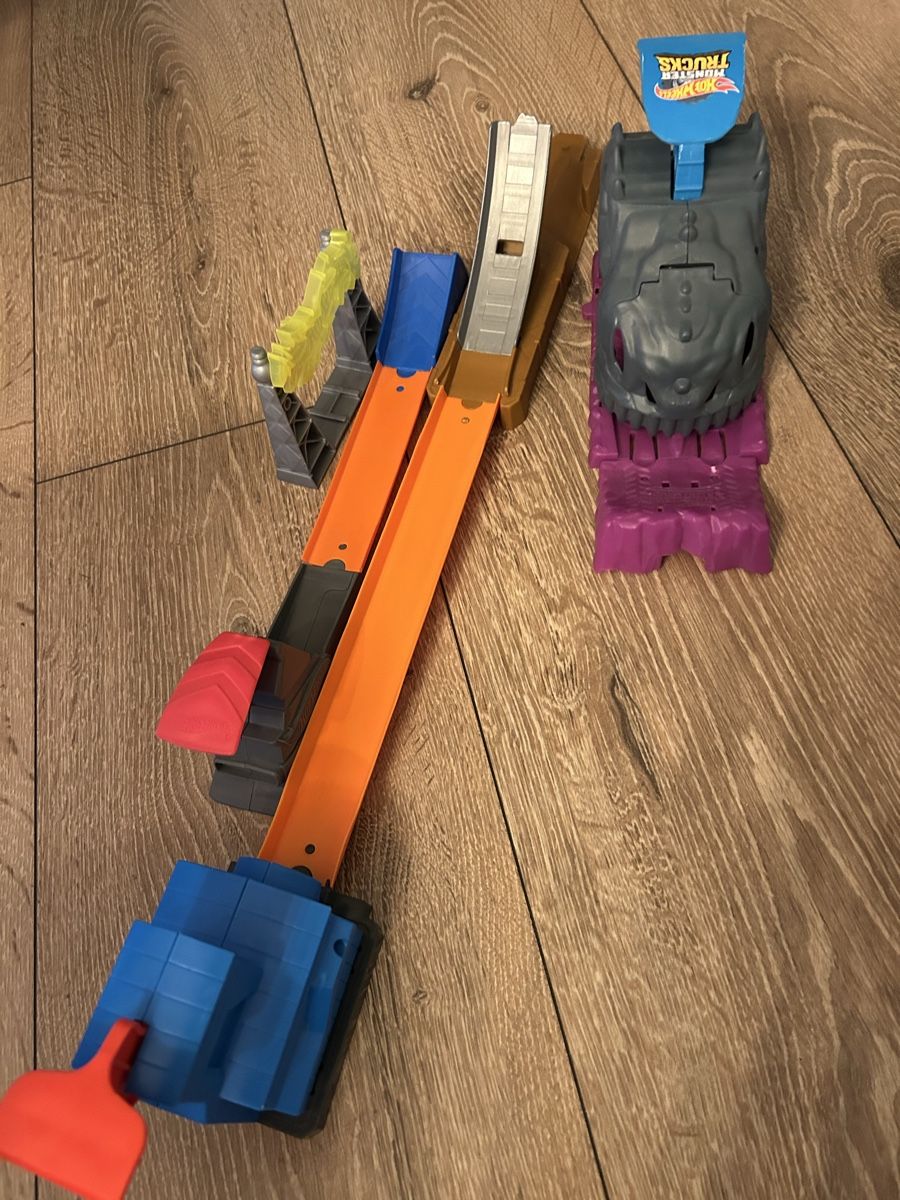 Hot Wheels Giocattoli: Hot Wheels : Pack circuits monstres et sensations fortes! – Usato da Oulens-Echallens venduto da Puppa73 4