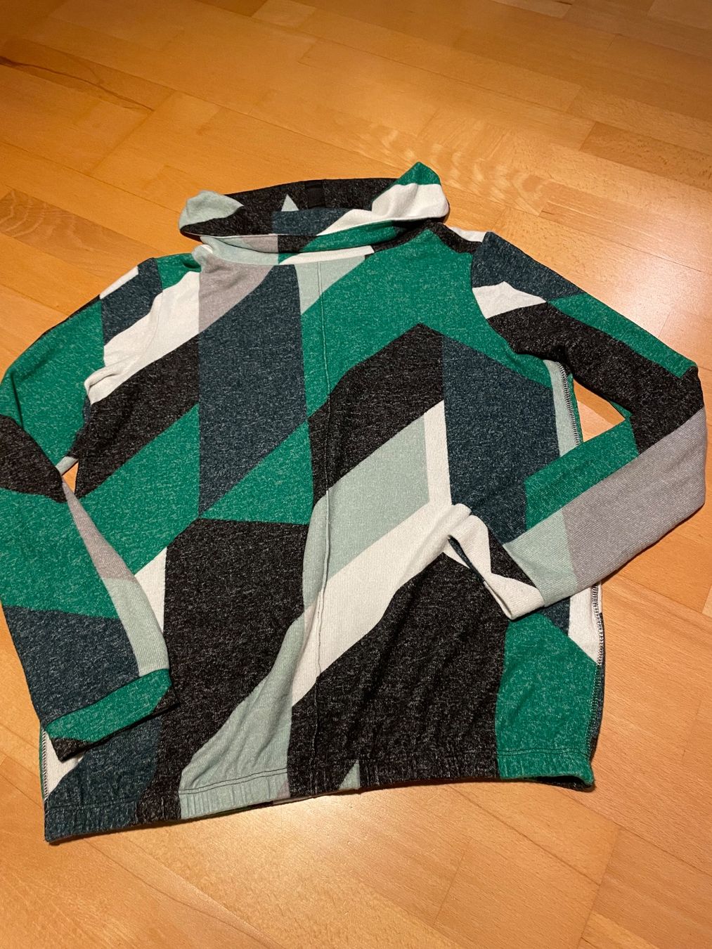 Cecil Maglioni & Felpe: Cecil Rollkragenpullover Gr.S - Grün Graphische Muster – Usato da Hubersdorf venduto da JanasHeartTreasures