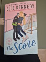 "The Score" by Elle Kennedy IN ENGLISH Paperback