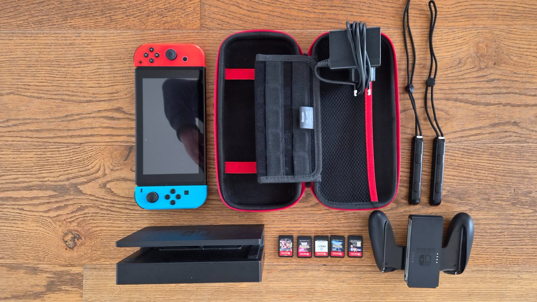Nintendo Konsolen: Nintendo Switch standard avec accessoires et jeux – Gebraucht aus Savièse von stephmei