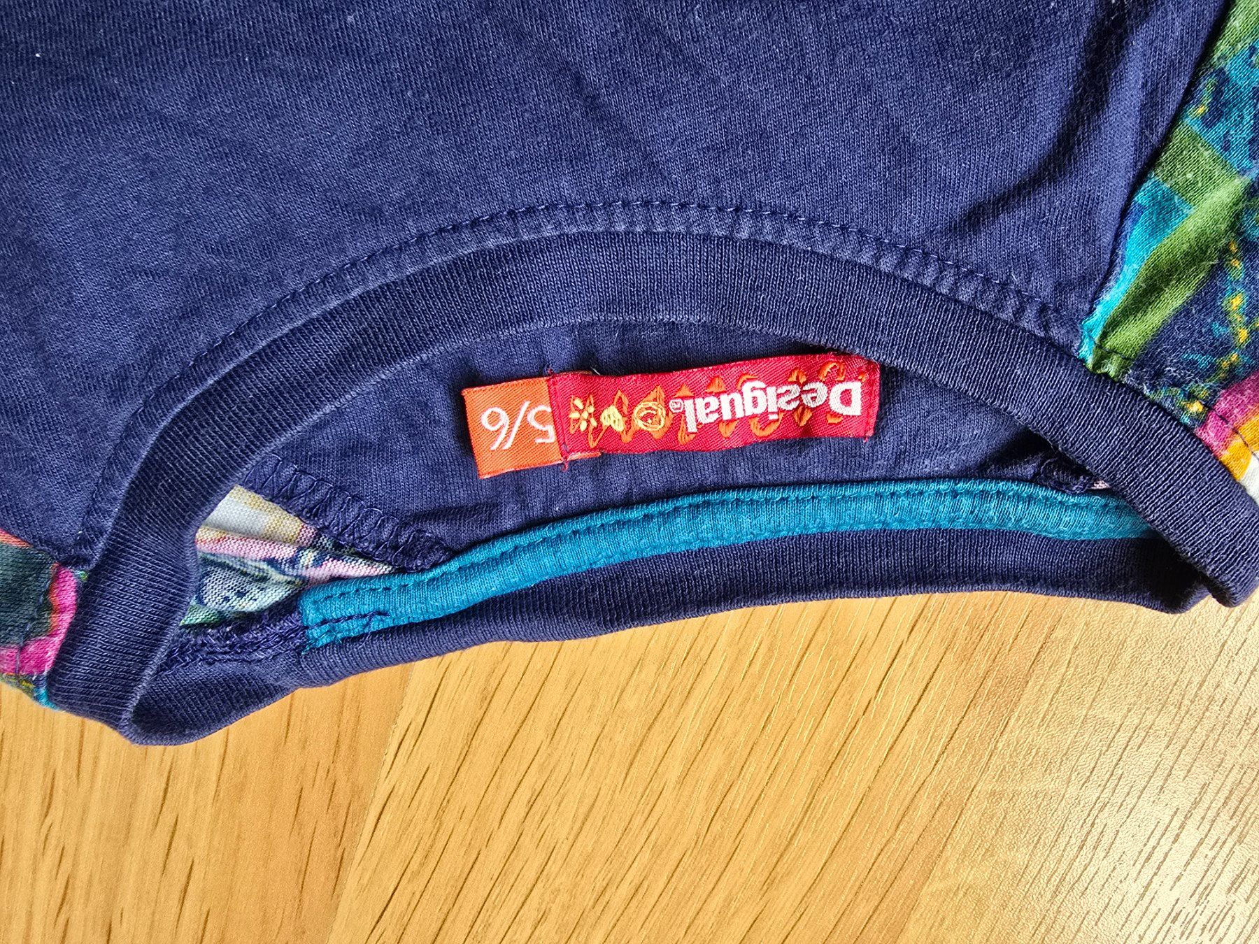Pullover & Sweatshirts: Desigual Longshirt ca. 4-5 Jahre – Gebraucht aus Büttikon AG von Amineah 1