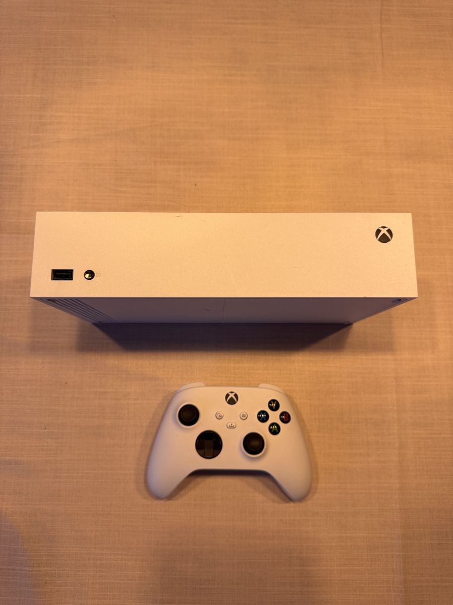 Microsoft Konsolen: Xbox S series  – Gebraucht aus Wernetshausen von FatetofacE_Rshop