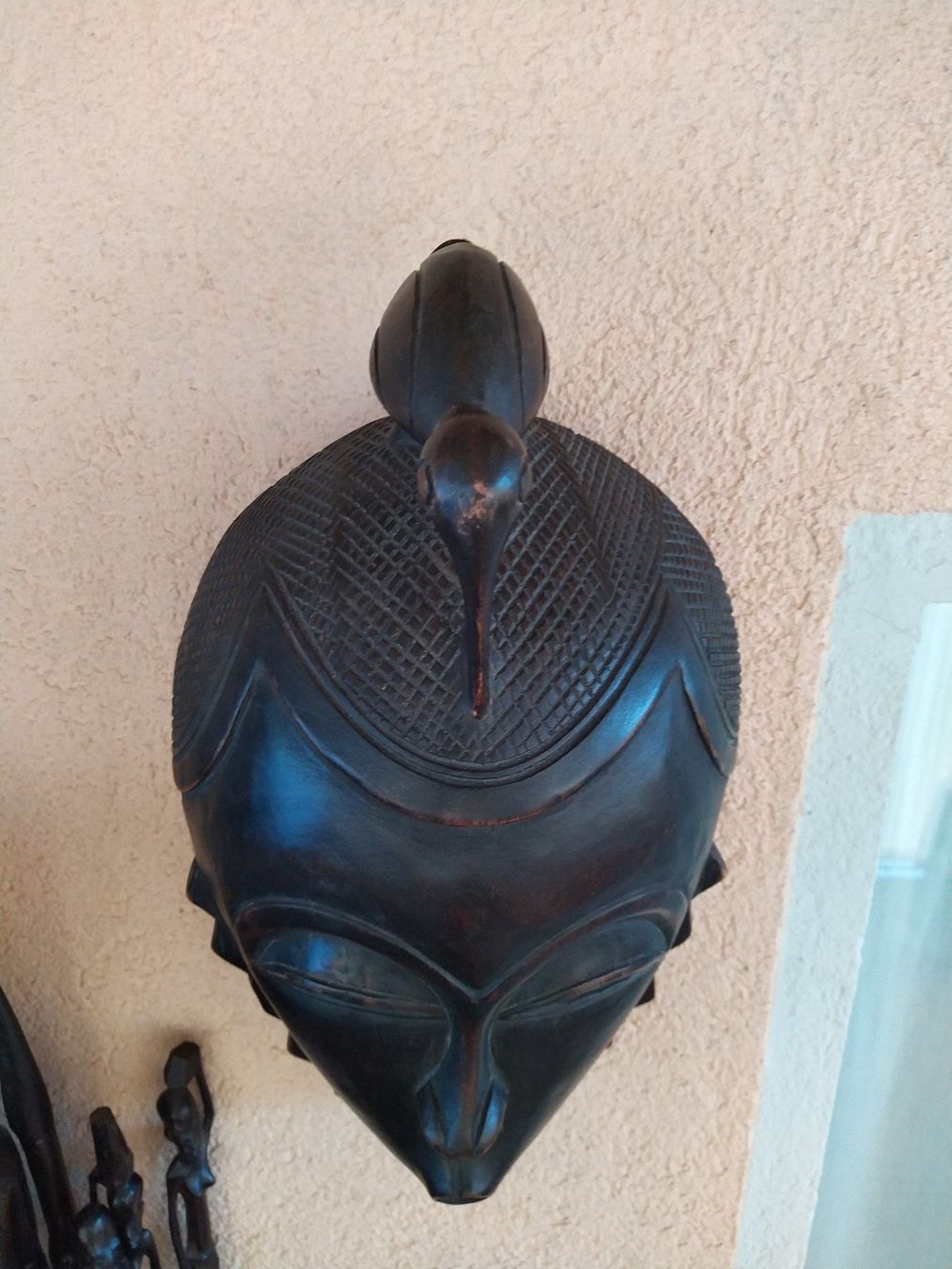 Internationale Kunst: Masque en bois sculpté de style Baoulé/Yaroué, Côte d'Ivoire – Gebraucht aus Le Mont-sur-Lausanne von Atelier_Rezart 2