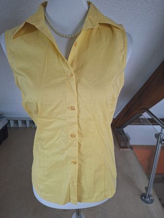 Sommerliches, gelbe Bluse armfrei von Need You, Grösse 38