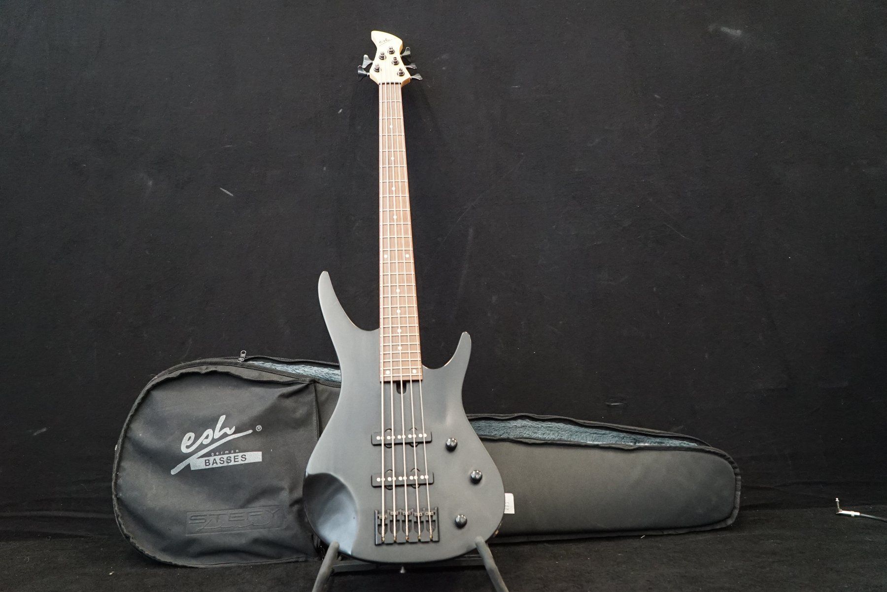 Musikinstrumente: ESH Hero 5 String Bass schwarz mit Bag – Gebraucht aus Ortschwaben von Musictrade