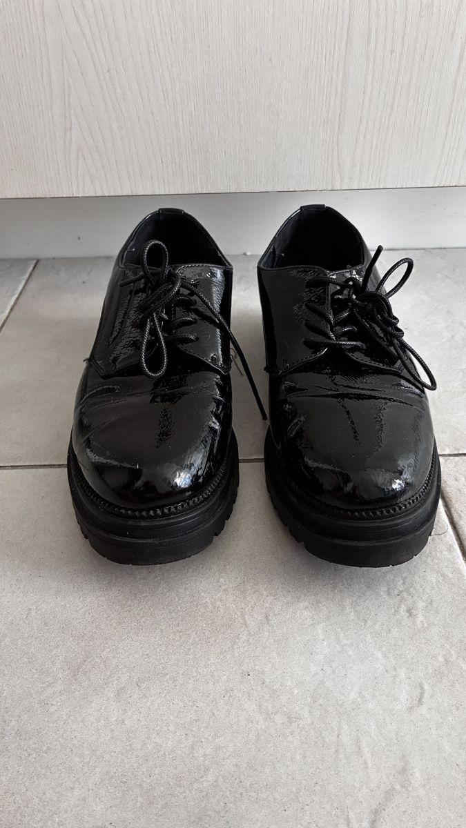 Damenschuhe: Black fake leather shoes – Gebraucht aus Zürich von tha_nhm8 3