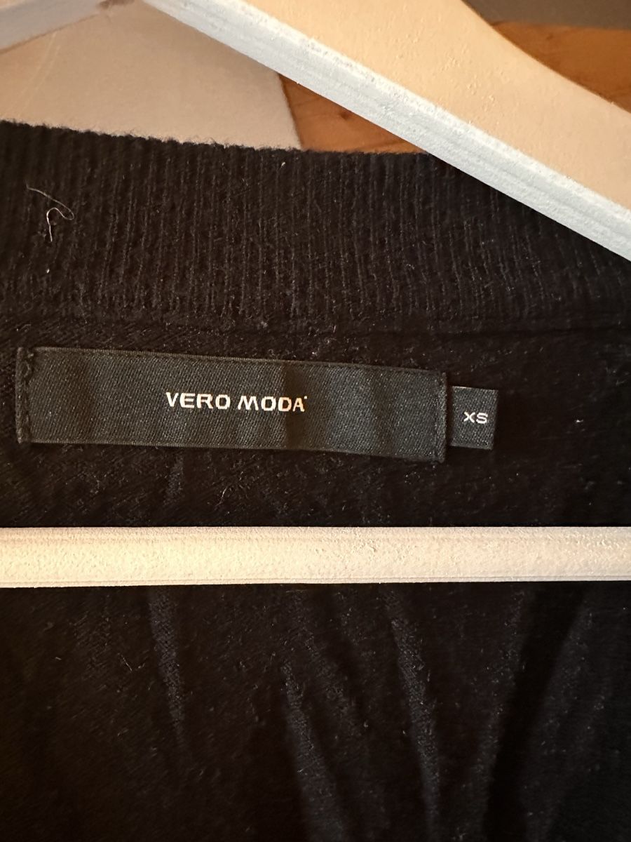 Maglioni & Felpe: Vero Moda Black Jumper – Usato da Zürich venduto da BettinaMarie2308 1