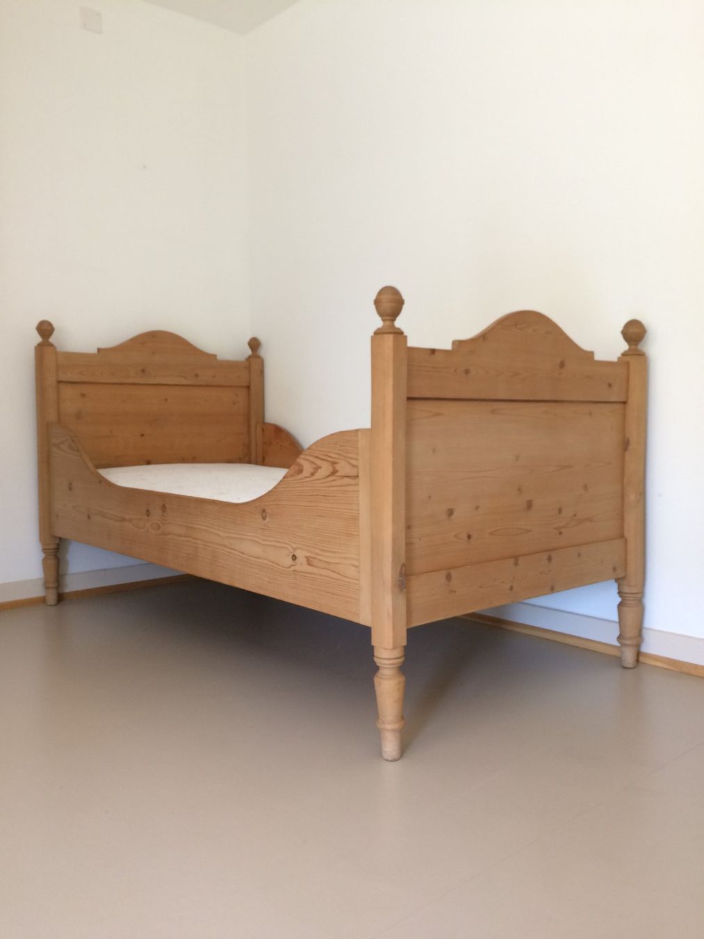 Letti: Bettgestell 90x190cm – Usato da Riehen venduto da lor_d5w8