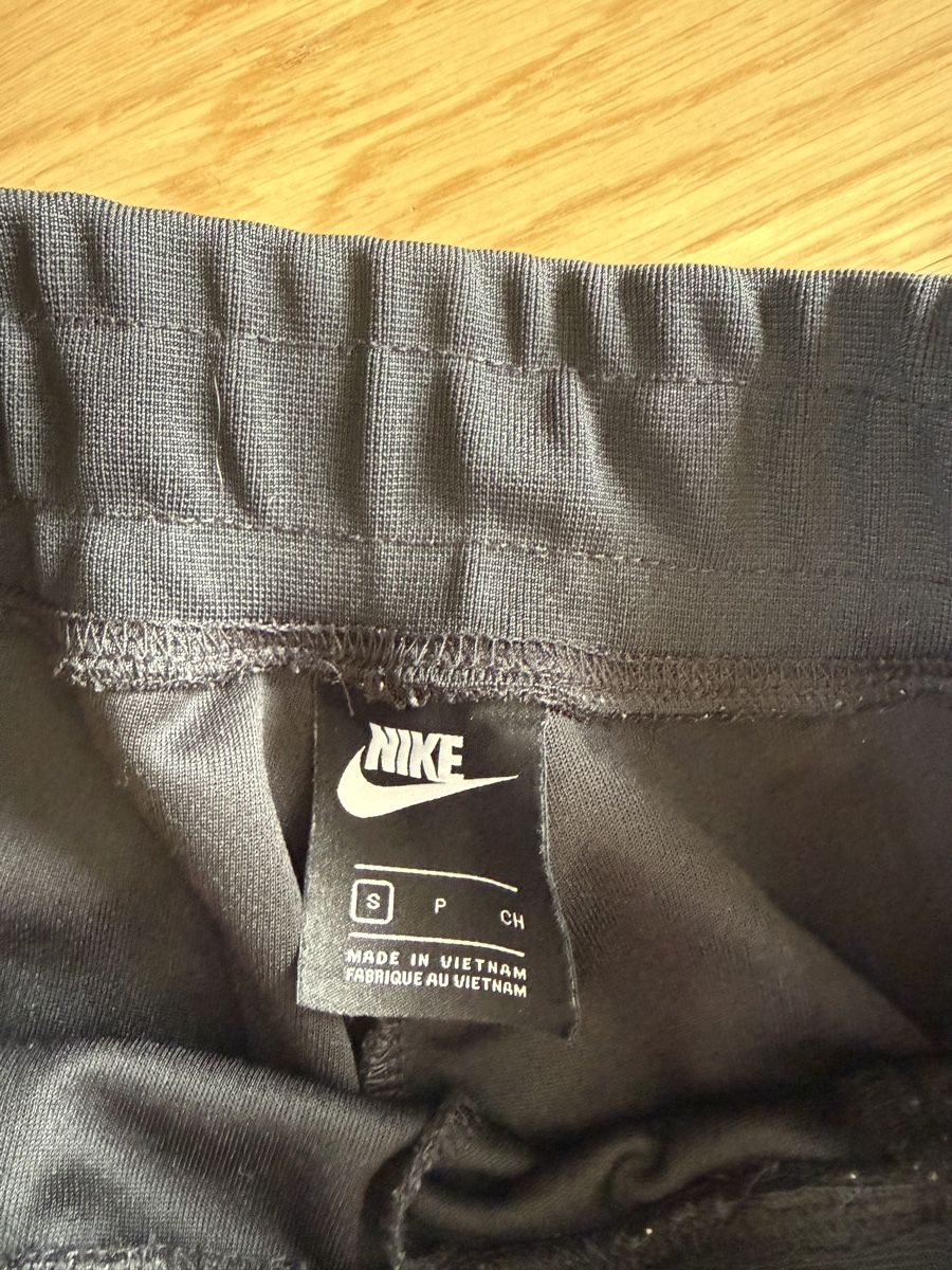 Nike Pantaloni: nike hose (s) – Usato da Freidorf TG venduto da driftingforthrifting 1