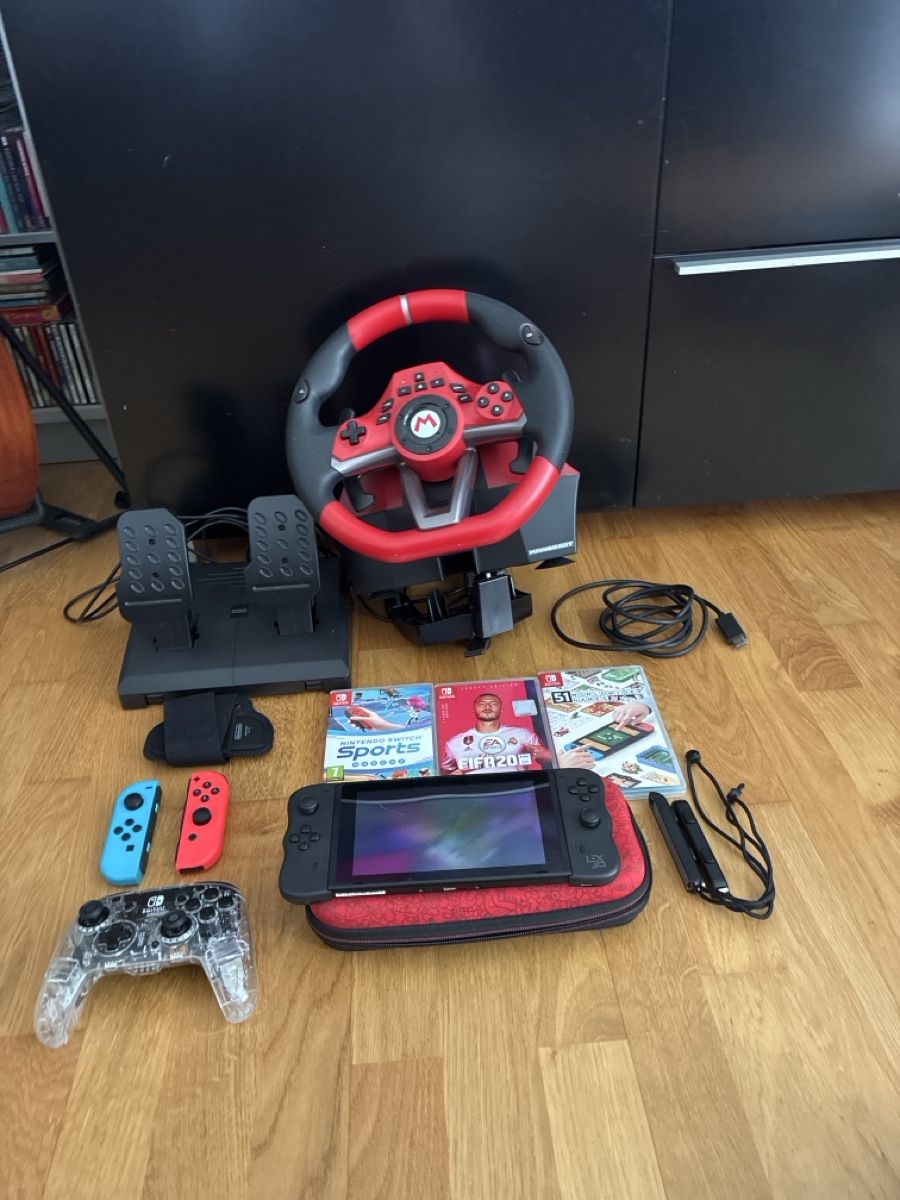 Nintendo Console: Nintendo Switch mit Zubehör – Usato da Zürich venduto da banane70