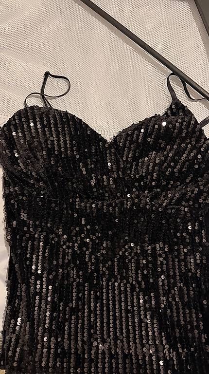 Vestiti: Robe noire à sequins – Usato da Biel/Bienne venduto da Cli 3