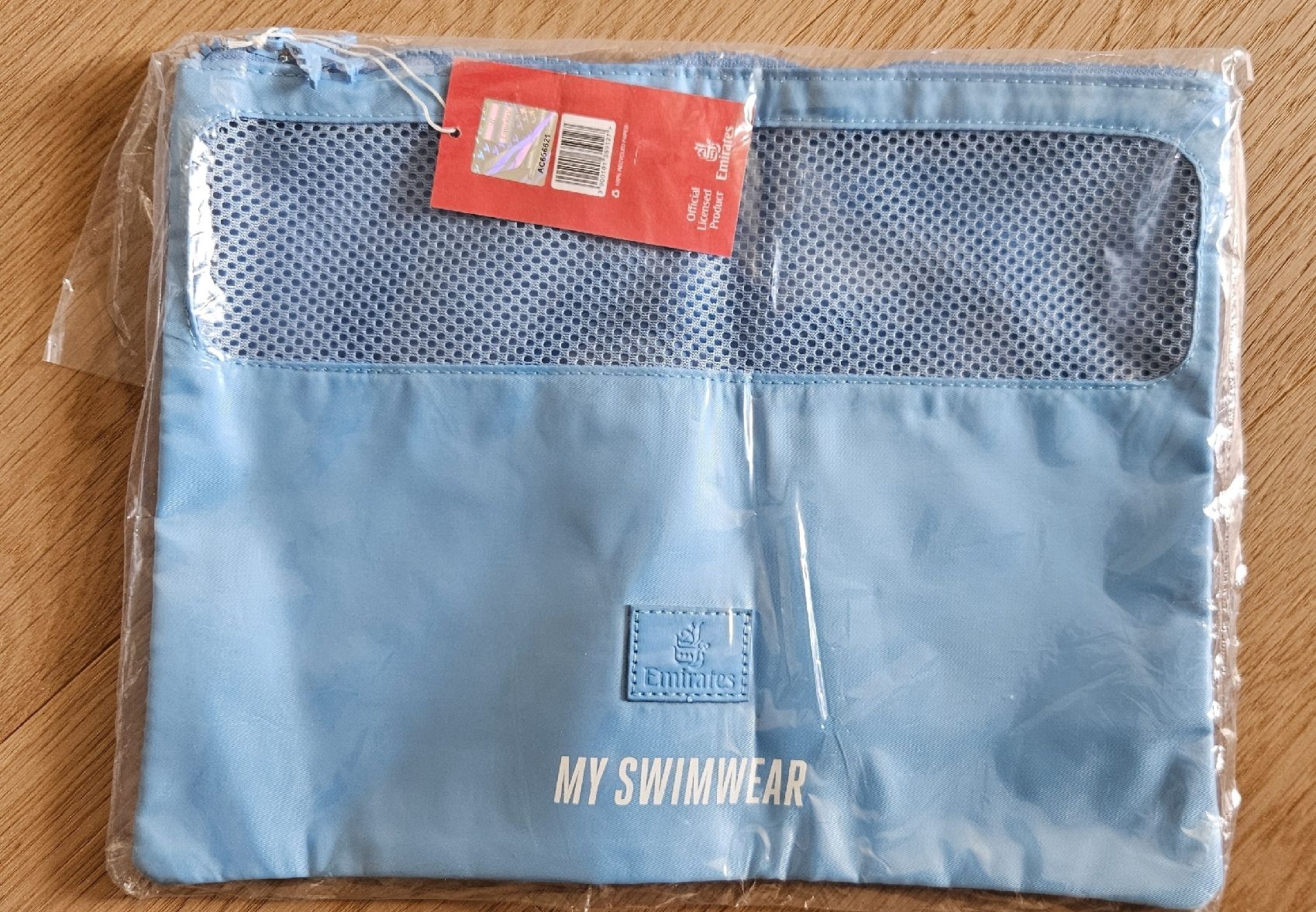 Kosmetikkoffer: Kulturbeutel Emirates hellblau neu  – Neu und originalverpackt aus Wangen b. Dübendorf von Sunnymeli