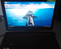 Laptop Acer Aspire V Nitro gebraucht mit Kratzern
