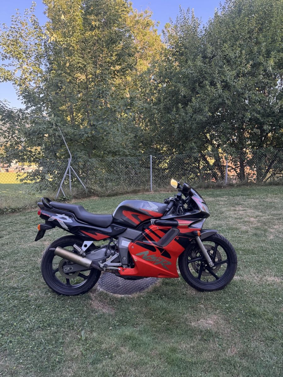 Honda Strasse: Honda NSR 125 2t – Defekt aus Grattavache von BCDN