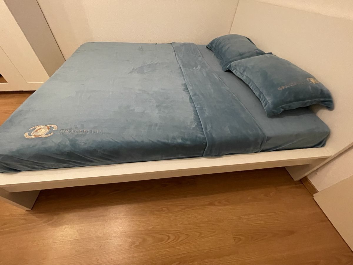 Coperte: Luxuriöses Tagesdecken- & Bettwäsche-Set – Usato da Zürich venduto da hus_qz9f