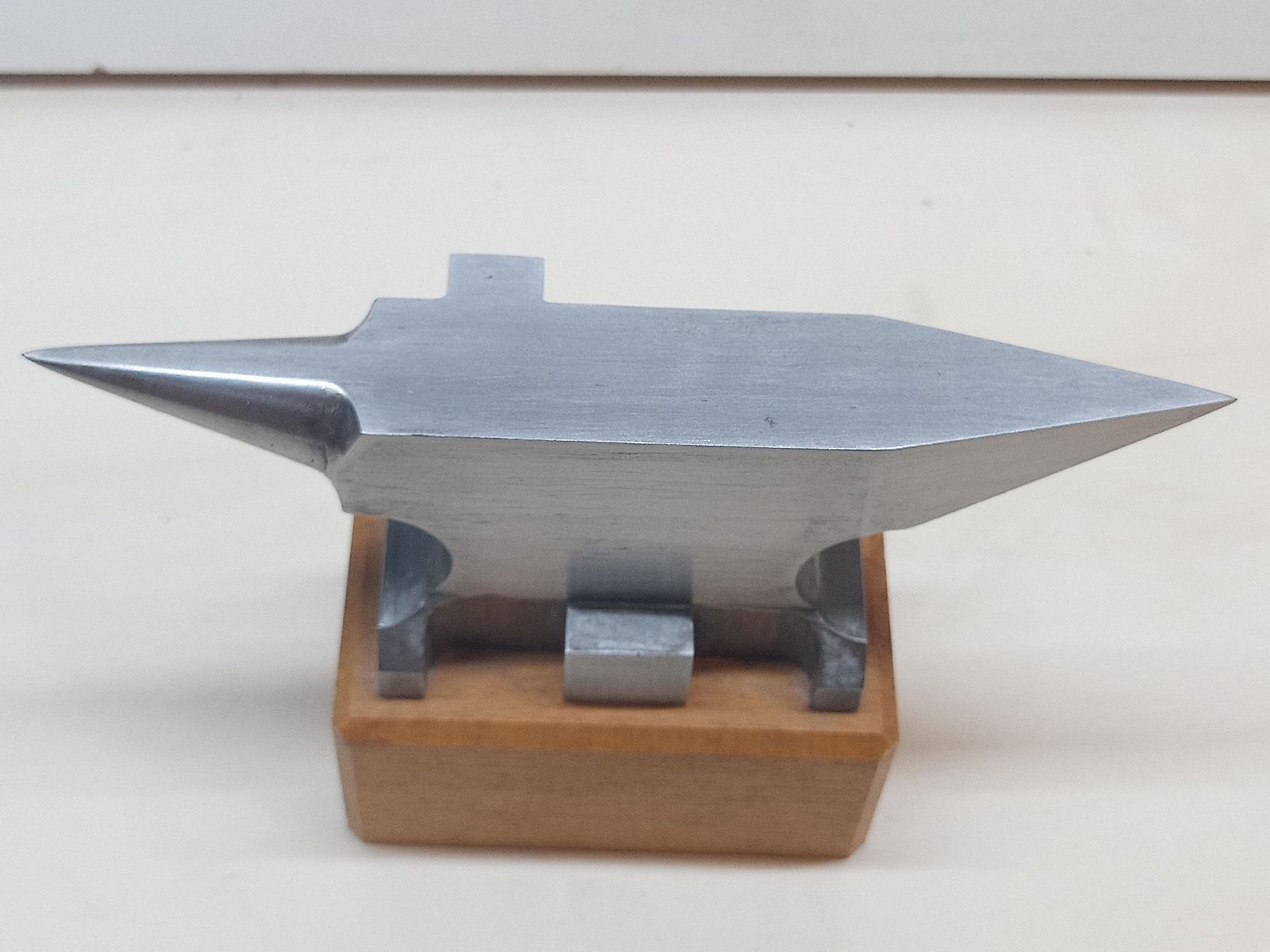 Attrezzi da lavoro: Amboss-Miniatur mit Gravur-Datum 20.12.1984 – Usato da basel venduto da markusb07 5