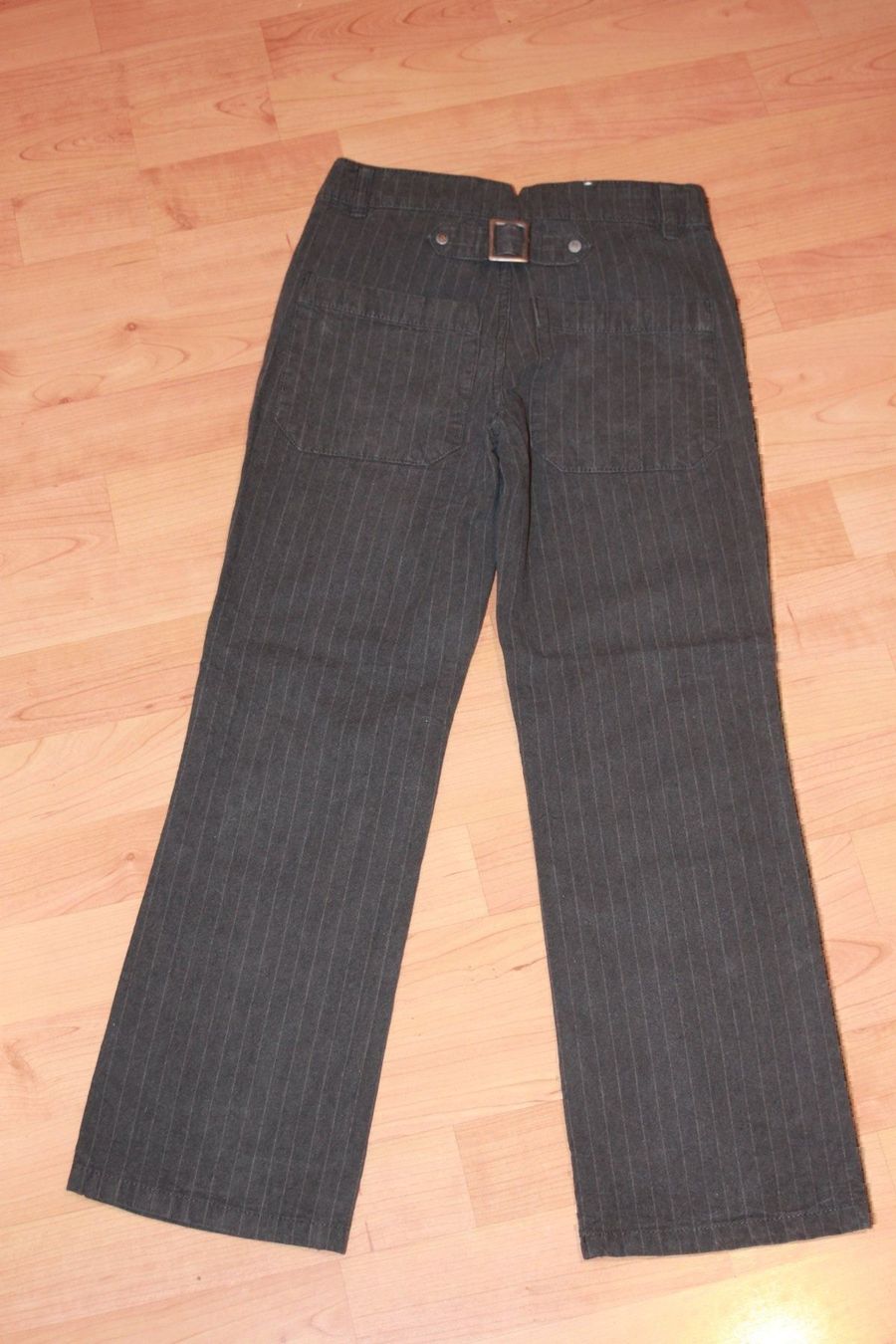Hosen: anthrazit Nadelstreifenhose 128/134 – Gebraucht aus Wenslingen von Strick4Alpaca 1