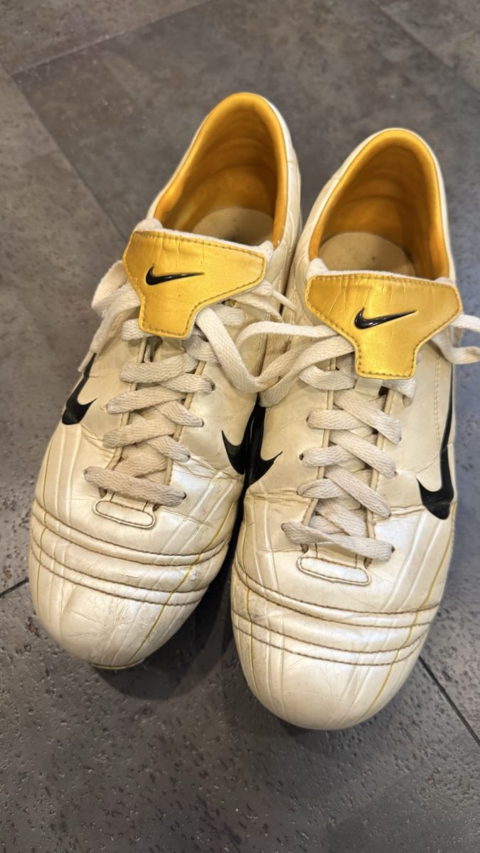 Nike Herrenschuhe: Fußballschuhe Nike 41/42 – Gebraucht aus Grub SG von Crispin1990