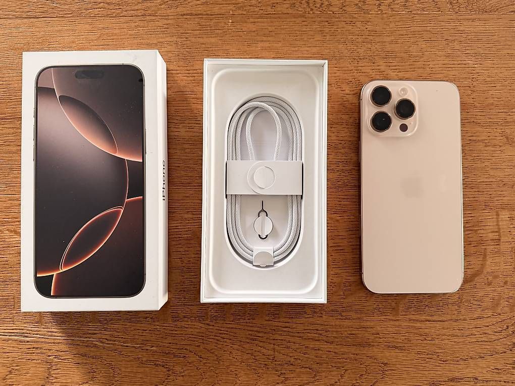 Telefoni cellulari / Smartphones: iPhone 16 Pro Max 256GB Desert Titanium  Excellent état – Usato da Jussy venduto da michaelroessing