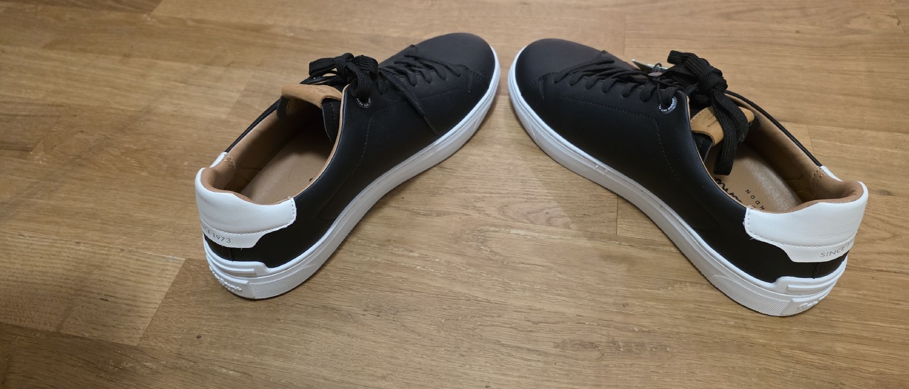 Pepe Jeans Scarpe da uomo: Pepe Jeans Schwarz Sneakers – Nuovo (secondo la descrizione) da Luzern venduto da nic_fh5d 1