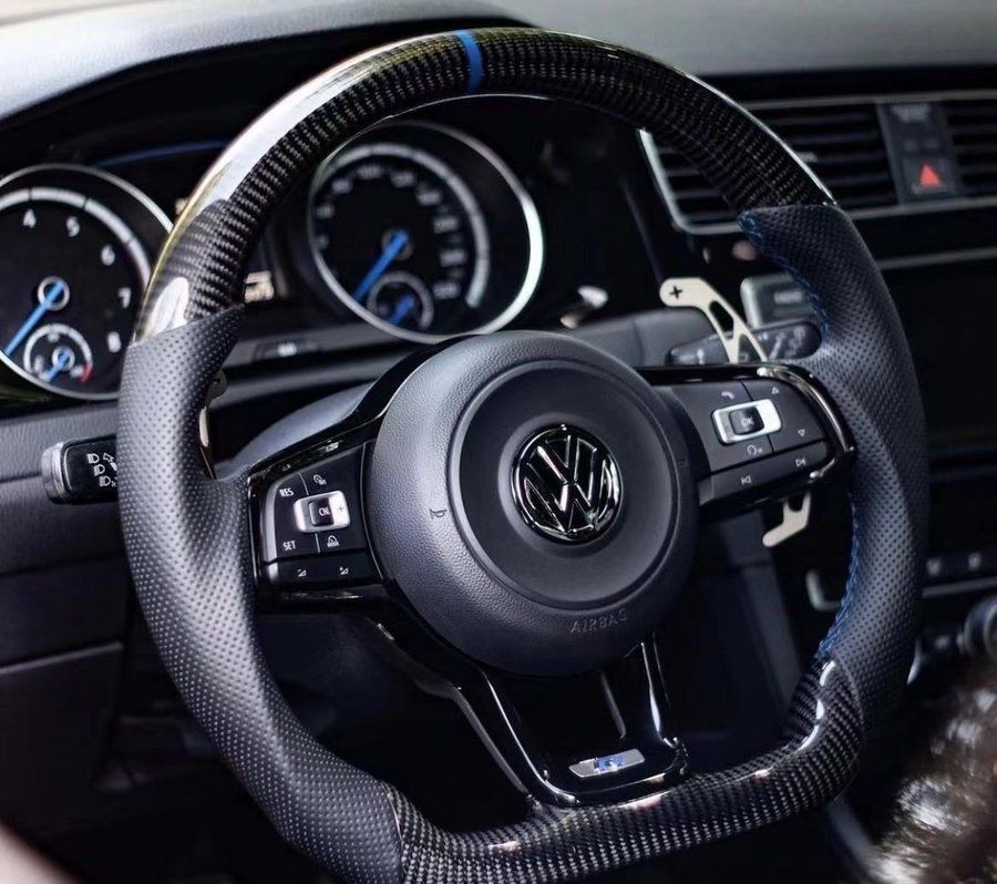 Tutti pezzi di ricambio auto: VW Golf 7/7.5 Carbon Lenkrad – Nuovo e nell'imballaggio originale da Volketswil venduto da Willis_Autoteile 6