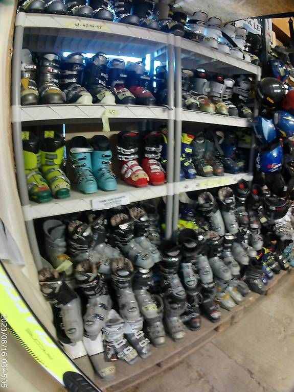 Sci: Skis 140-150-160cm et plus à Leysin – Usato da Leysin venduto da Liquidation-404 3