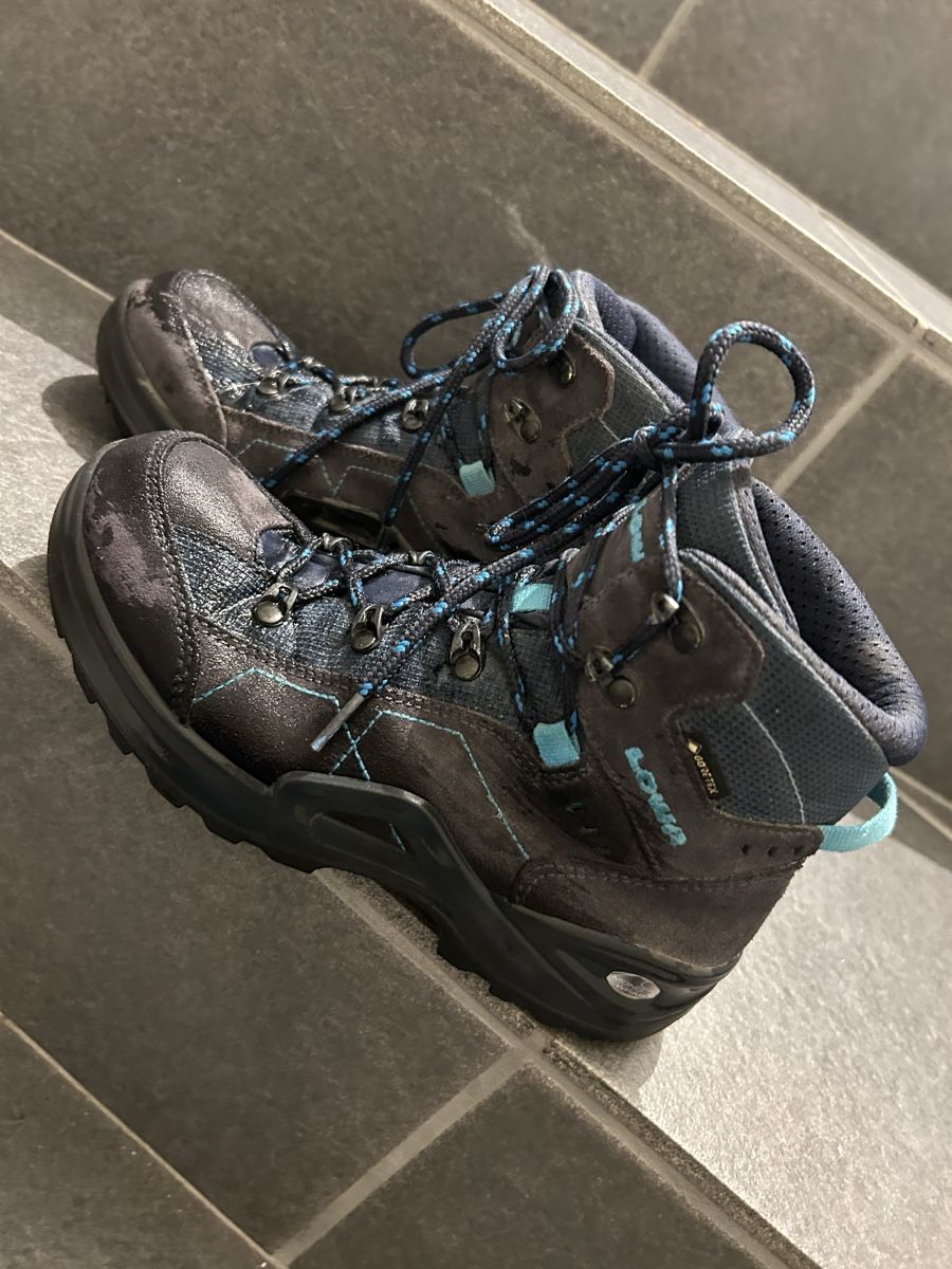 Lowa Chaussures hommes: Kinderwanderschuhe Lowa Grösse 35 – D'occasion à Sins par cristalli