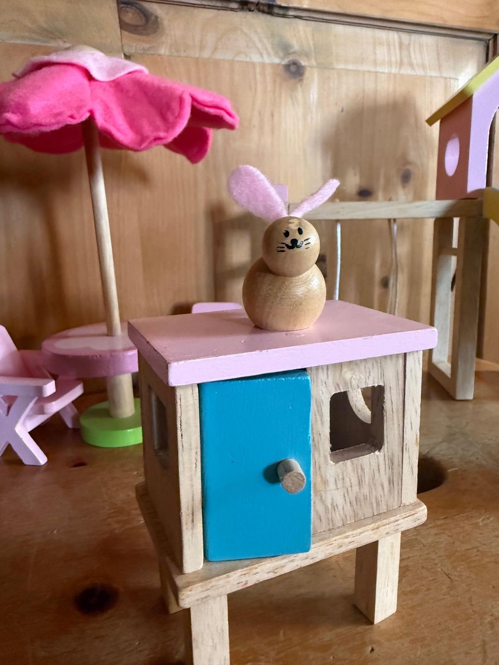 Case e mobili per bambole: Puppenhaus Möbel - Spielplatz 1 – Usato da Forch venduto da amabokke101 2
