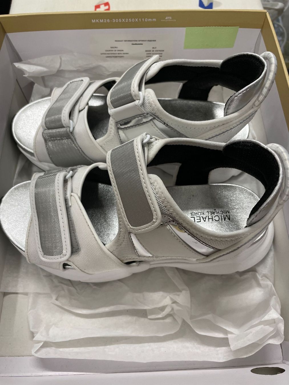 Michael Kors Scarpe da donna: Michael Kors Sandalen / 36.5 – Nuovo (secondo la descrizione) da Frauenfeld venduto da sharonhabrik 1