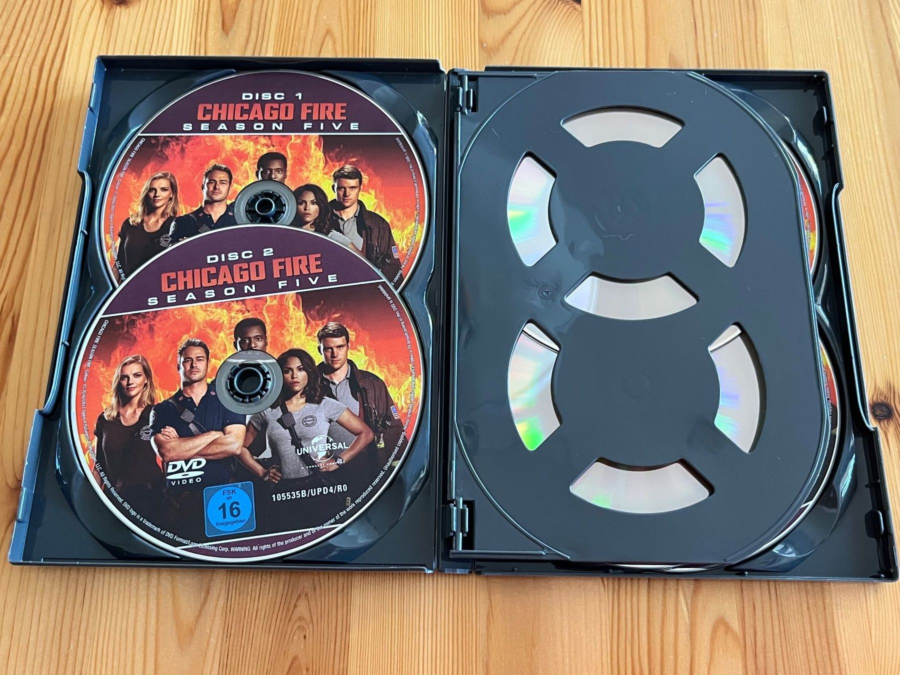 Tutti i DVDs: Chicago Fire Staffel 5 DVD Box Set – Usato da Zürich venduto da Gurkis 2