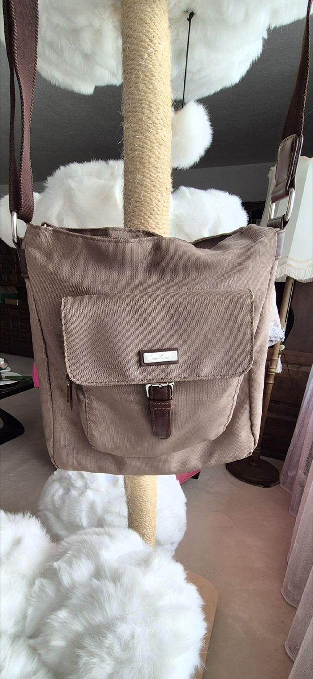 Tom Tailor Sacs femmes: Umhängetasche / Handtasche – D'occasion à Oberwil-Lieli par cla_j25n