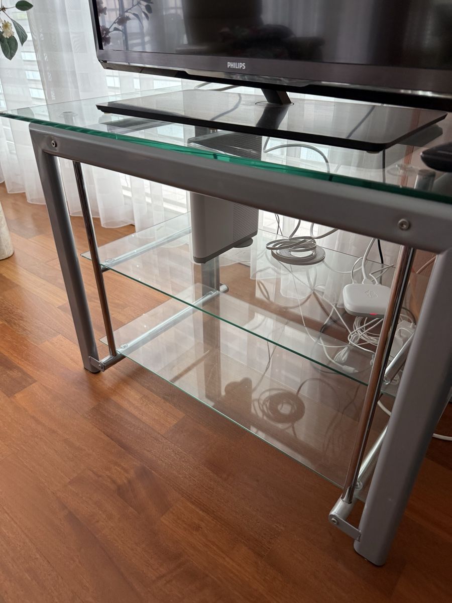 Mobili TV: TV Möbel Glas und Metall  – Usato da Wittenbach venduto da Aprilia05