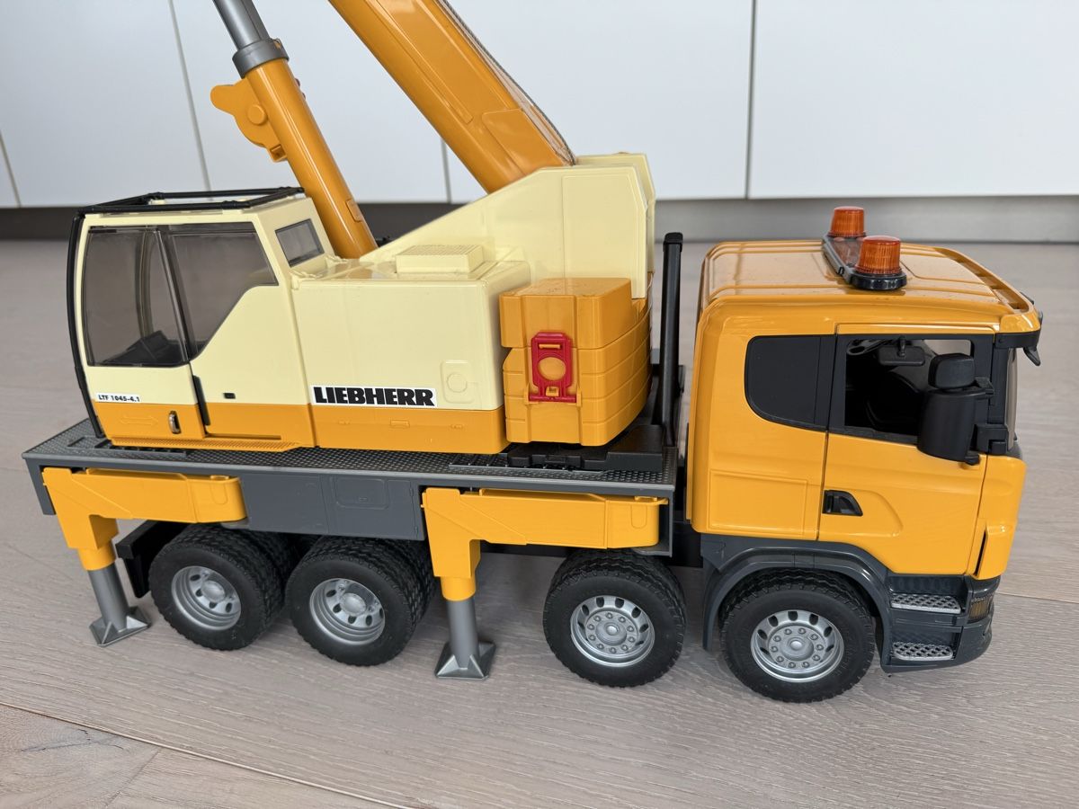Liebherr Gru: cooler Lieberherr Lastwagen mit Kran – Usato da Maur venduto da sonnenschein83