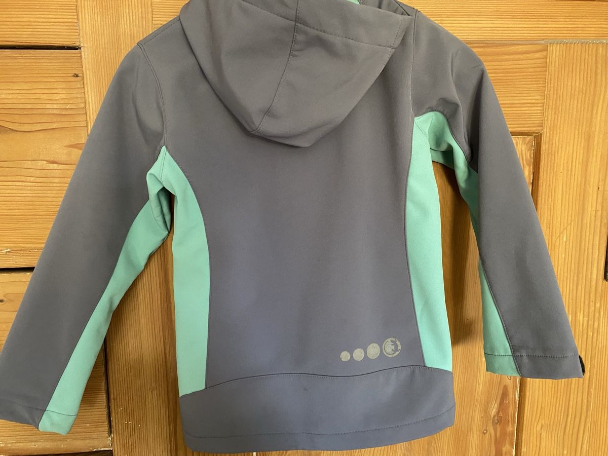 Trevolution Giacche & Cappotti: Trevolution Softshell Jacke, Gr. 122, wasserabweisend! Top! – Usato da Volketswil venduto da Stutzmeili 1