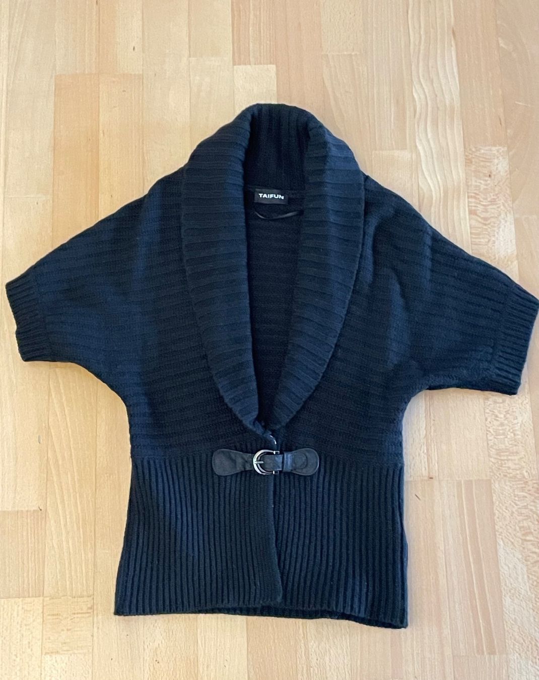 Taifun Kleiderpakete: Taifun Strickjacke-Pullunder/Grösse S/inkl. Rundschal – Gebraucht aus Winterthur von LESA1015 1