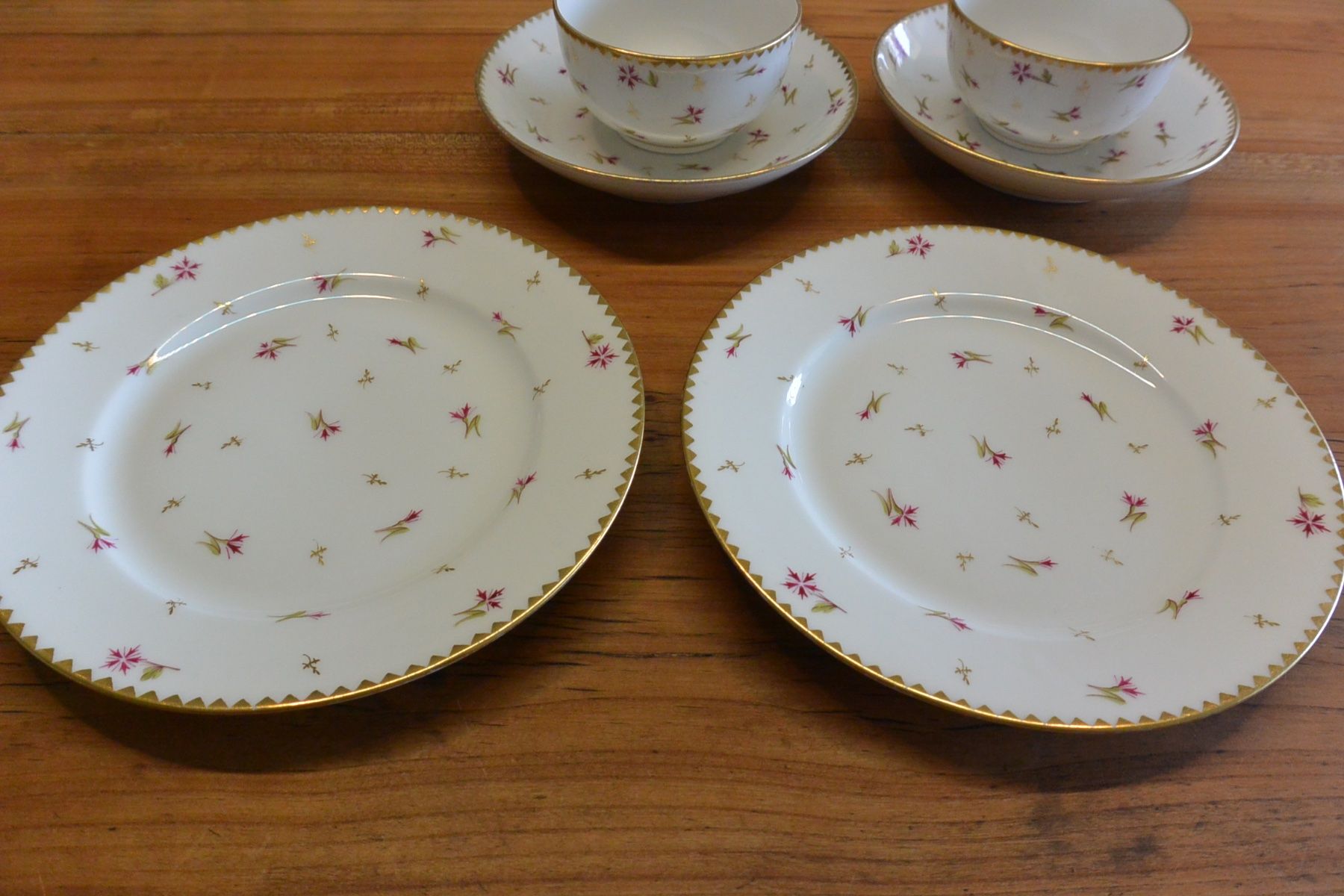 Set di piatti: Original Nyon Porcelain: 2 Koppchen mit Unterteller – Usato da Meilen venduto da stocki56 6