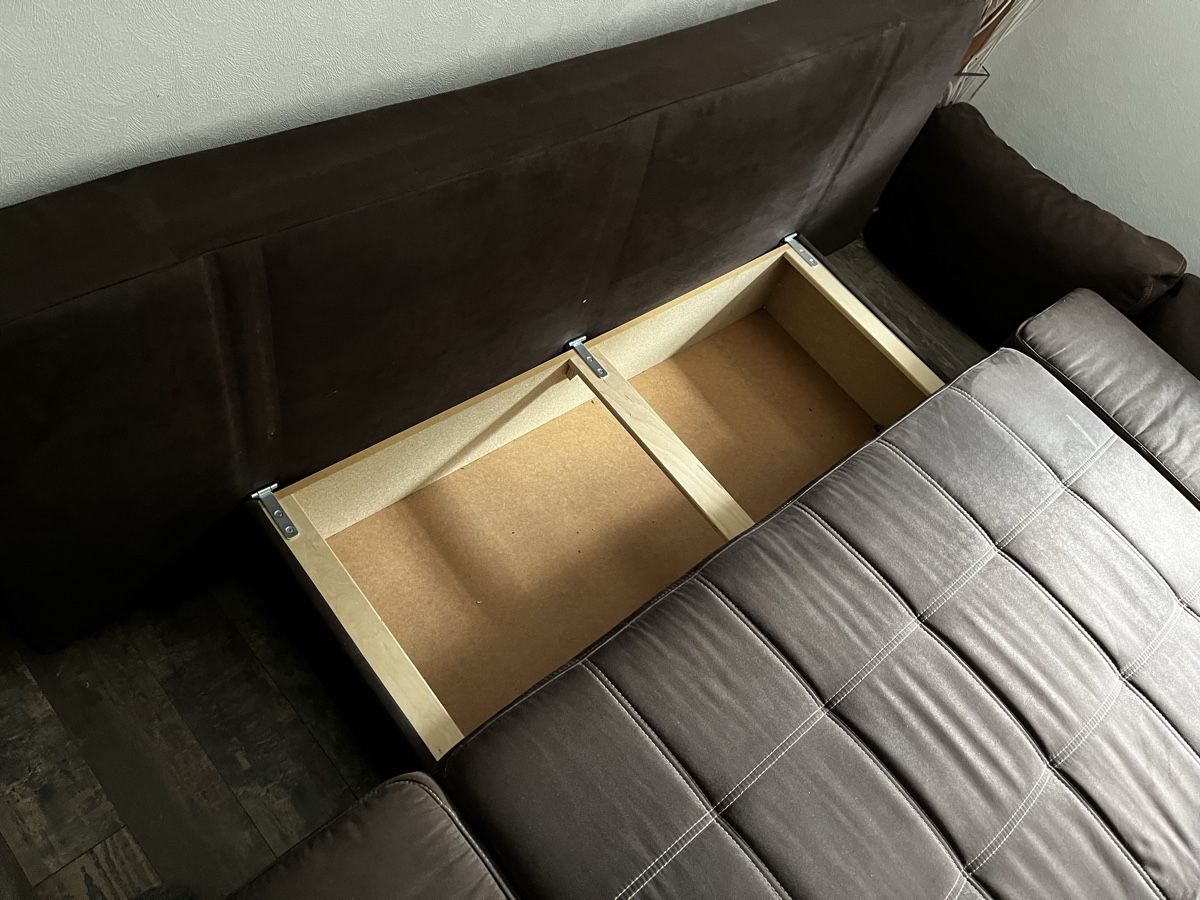 Divani: Sofa braun mit Bettfunktion und Stauraum gebraucht – Usato da Steg im Tösstal venduto da Glino 2