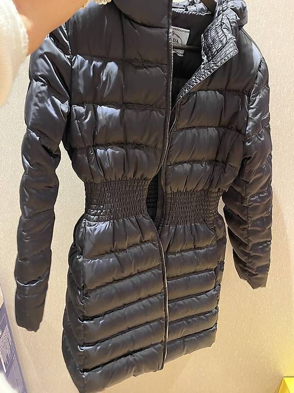 Prada Giacche: Prada Winterjacke – Usato da Wädenswil venduto da Cocomagi 3