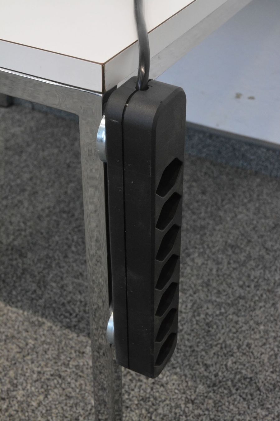 Stecker: Max Hauri Swiss Line Mehrfachstecker – Gebraucht aus Schönenwerd von mcofficeshop 3