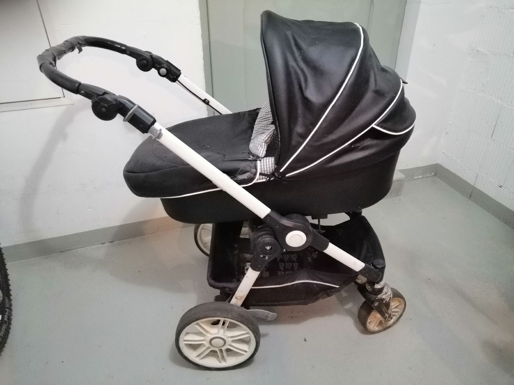 Teutonia Kinderwagen (Gebraucht) in Schtz fr CHF 0.1  nur Abholung auf  Ricardo kaufen