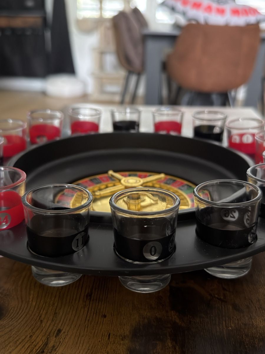 Spiele: Trinkspiel Roulette mit 16 Schnapsgläsern gebraucht – Neu (gemäss Beschreibung) aus Wetzikon ZH von ShopFaster 1