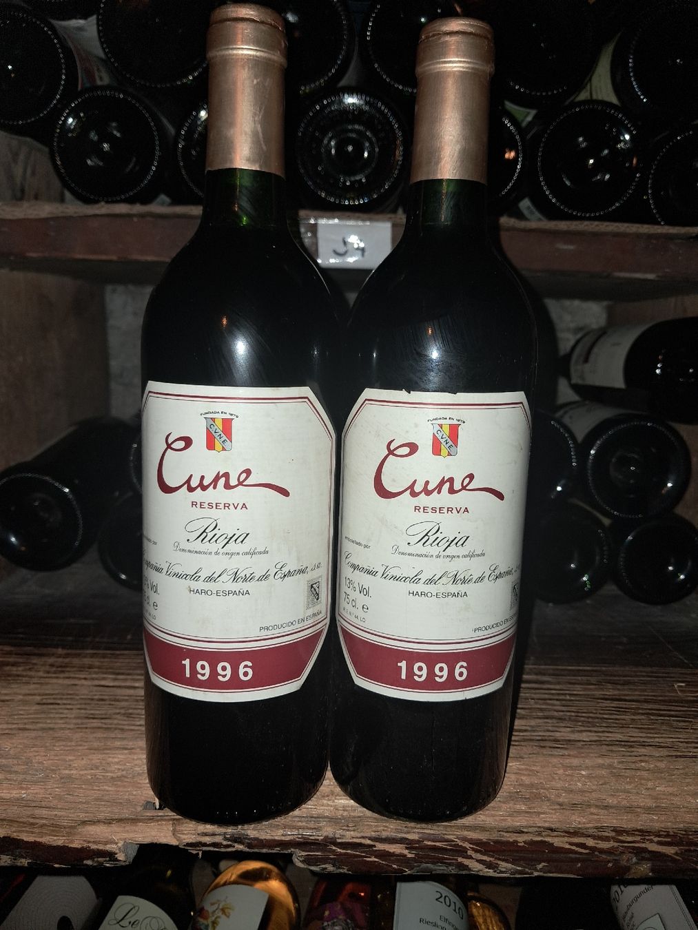 Rioja Vino: Lot de 2 Cune Reserva rioja 1996  – Nuovo e nell'imballaggio originale da Le locle venduto da juliensaran
