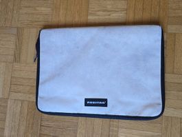 FREITAG Laptop-Hülle Weiss – aus LKW-Plane